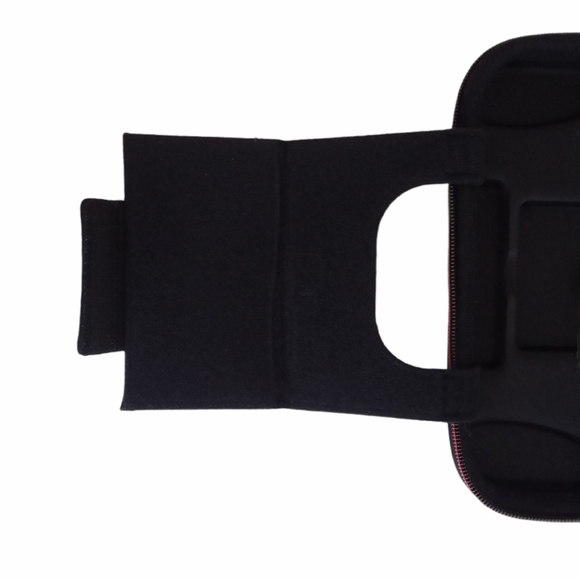 Nintendo Switch Soft Shell Case with Accessories - Picture 8 of 8